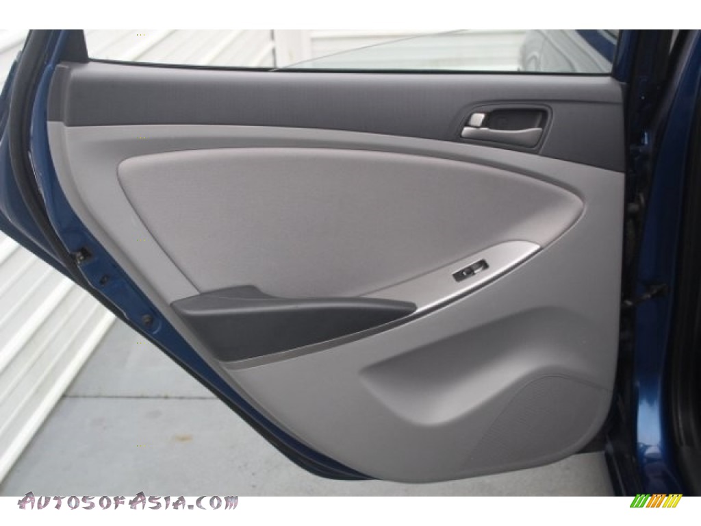 2016 Accent SE Sedan - Pacific Blue / Gray photo #22