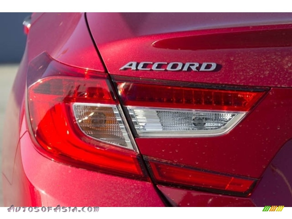 2018 Accord Touring Sedan - Radiant Red Metallic / Ivory photo #7