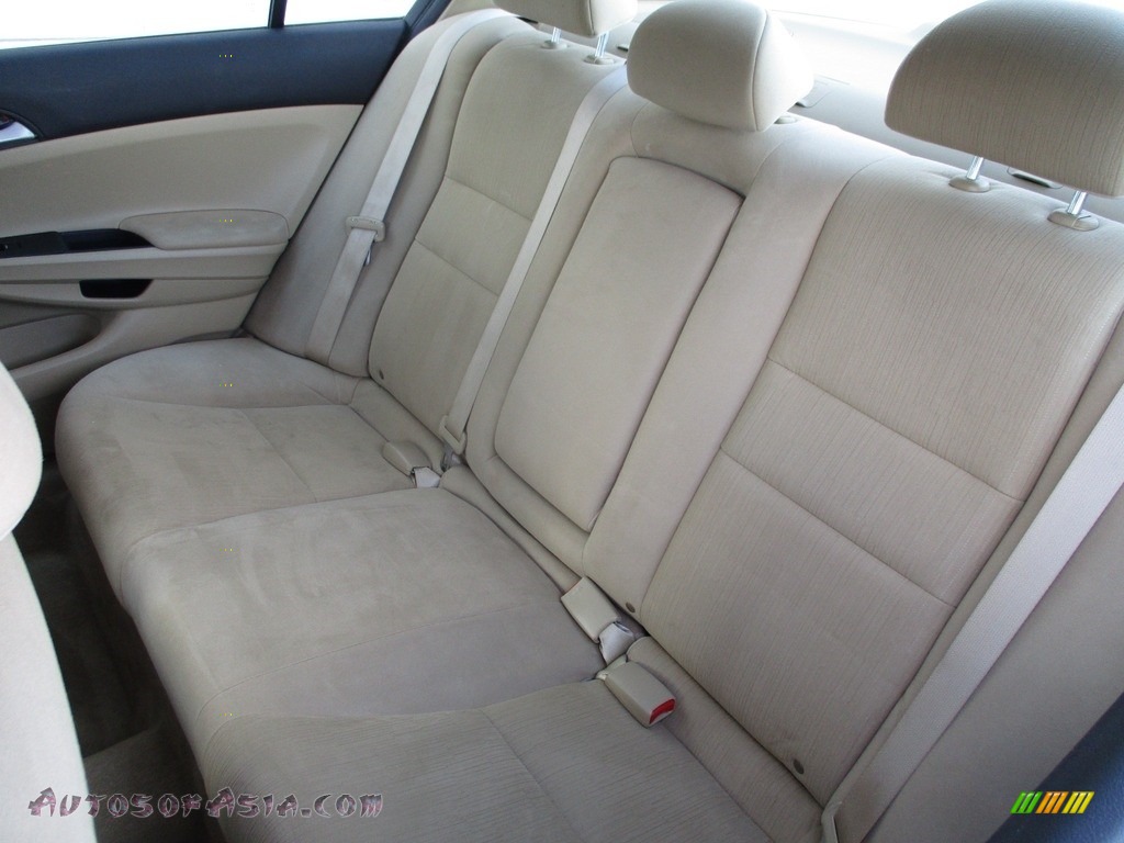 2011 Accord LX-P Sedan - Crystal Black Pearl / Ivory photo #12