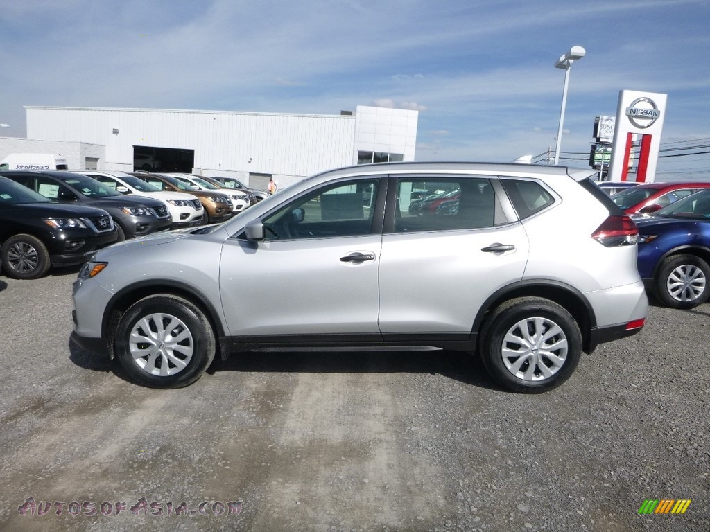 2018 Rogue S AWD - Brilliant Silver / Charcoal photo #2