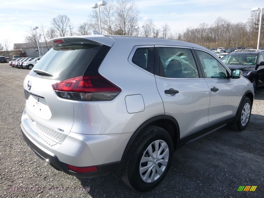 2018 Rogue S AWD - Brilliant Silver / Charcoal photo #5