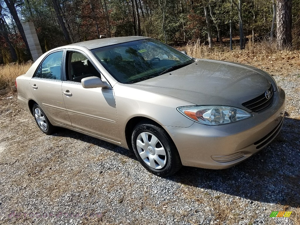 2003 Camry LE - Desert Sand Mica / Taupe photo #3