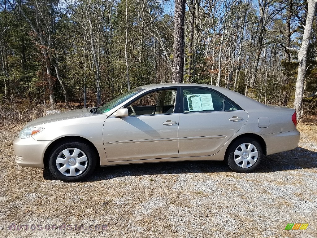 2003 Camry LE - Desert Sand Mica / Taupe photo #5