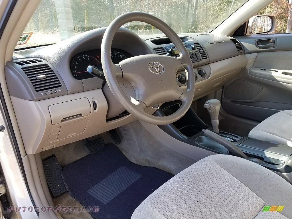 2003 Camry LE - Desert Sand Mica / Taupe photo #19