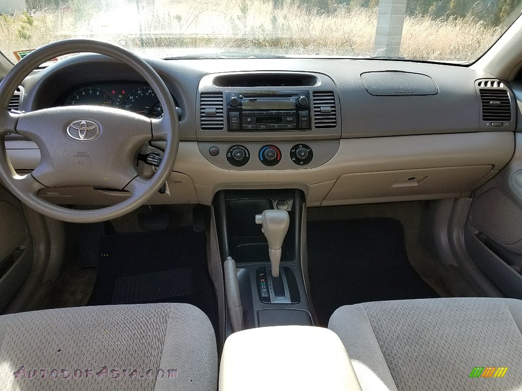2003 Camry LE - Desert Sand Mica / Taupe photo #24