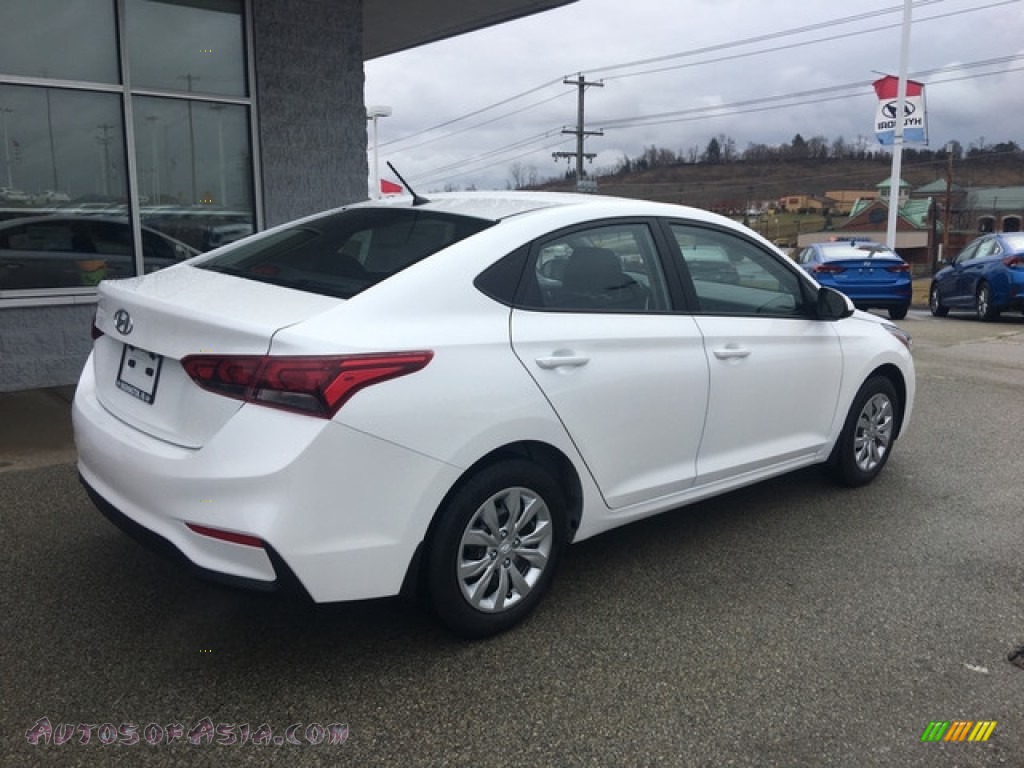 2018 Accent SE - Frost White Pearl / Beige photo #4
