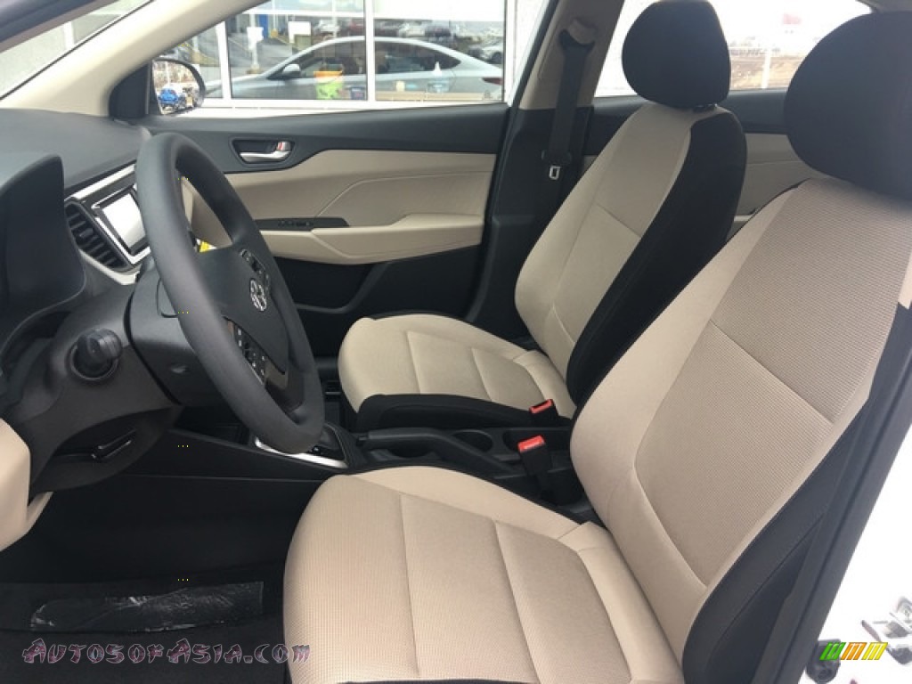 2018 Accent SE - Frost White Pearl / Beige photo #11