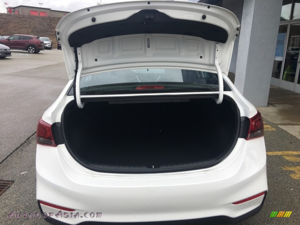 2018 Accent SE - Frost White Pearl / Beige photo #21