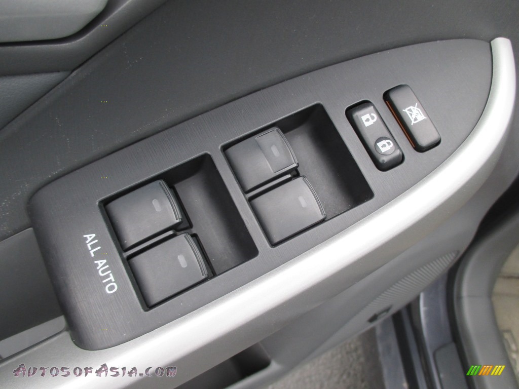 2010 Prius Hybrid V - Winter Gray Metallic / Dark Gray photo #15