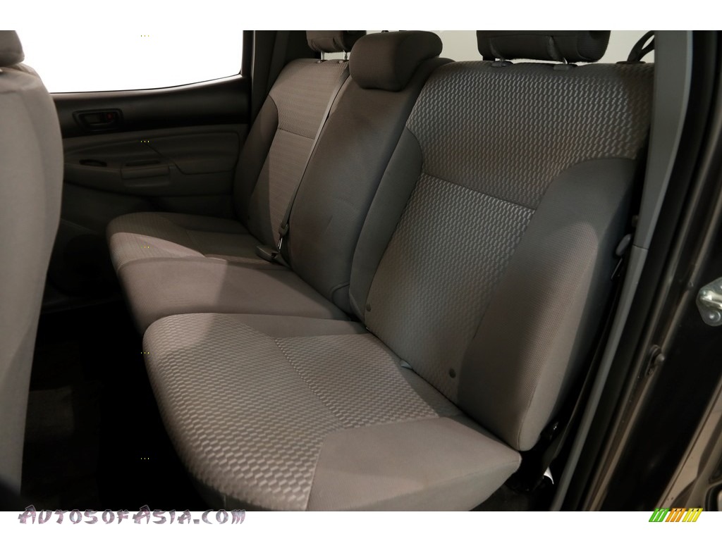 2015 Tacoma V6 Double Cab 4x4 - Magnetic Gray Metallic / Graphite photo #17