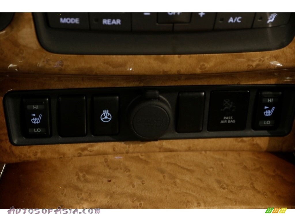 2011 QX 56 4WD - Liquid Platinum / Graphite photo #24