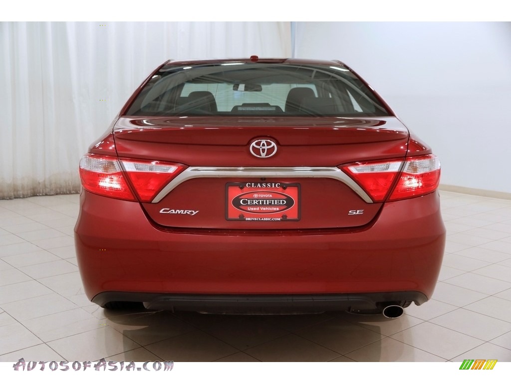 2015 Camry SE - Ruby Flare Pearl / Black photo #16