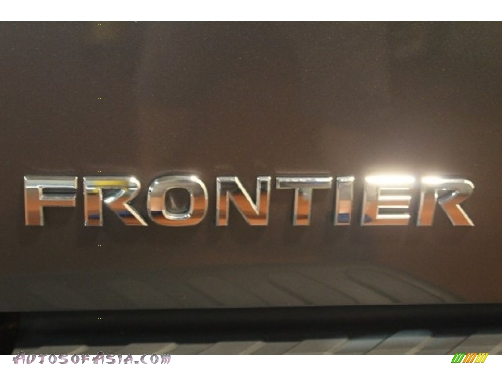 2017 Frontier SV Crew Cab - Gun Metallic / Graphite photo #8