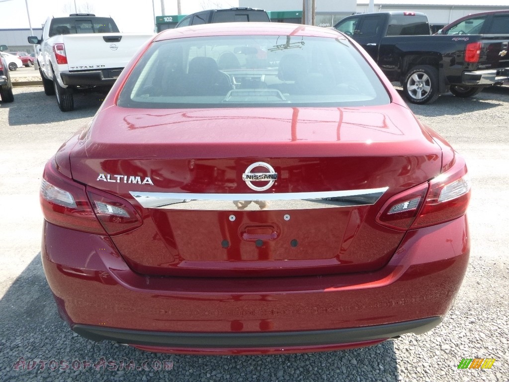 2018 Altima 2.5 S - Scarlet Ember / Charcoal photo #5
