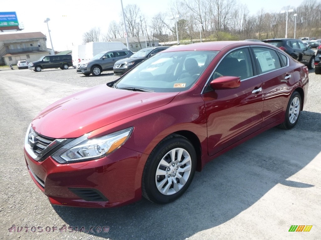 2018 Altima 2.5 S - Scarlet Ember / Charcoal photo #8