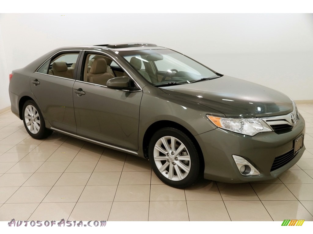Cypress Green Pearl / Ivory Toyota Camry XLE
