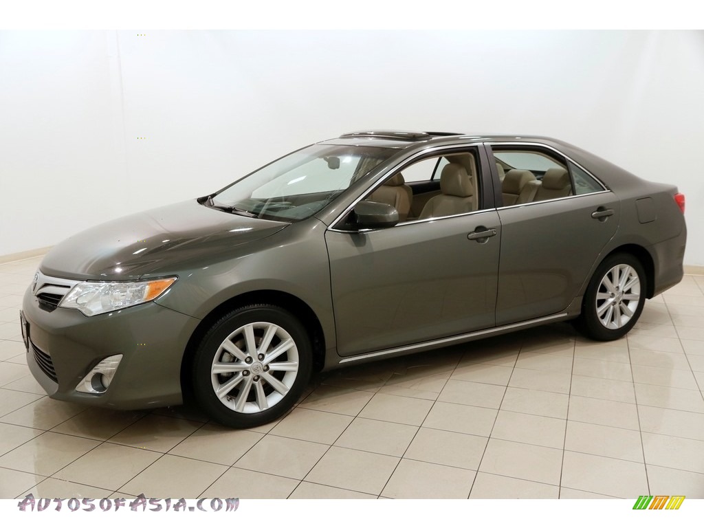 2012 Camry XLE - Cypress Green Pearl / Ivory photo #3
