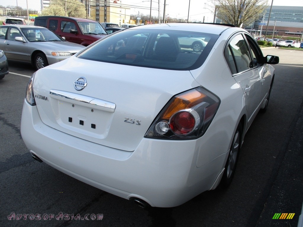 2009 Altima 2.5 S - Winter Frost Pearl / Charcoal photo #5