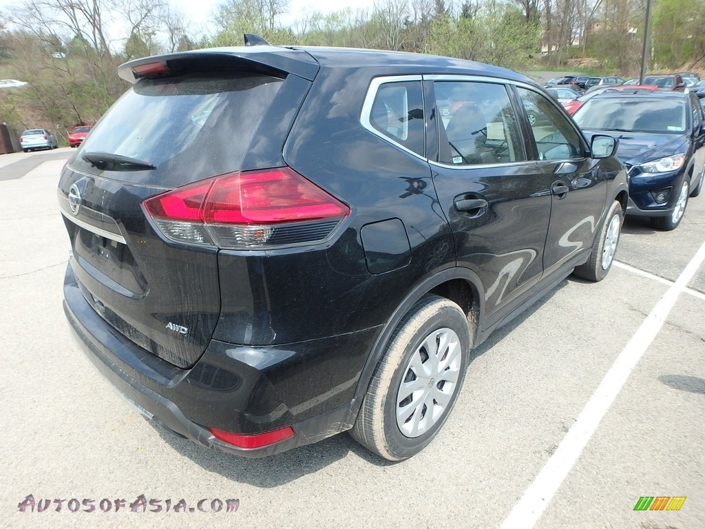 2017 Rogue S AWD - Magnetic Black / Charcoal photo #4