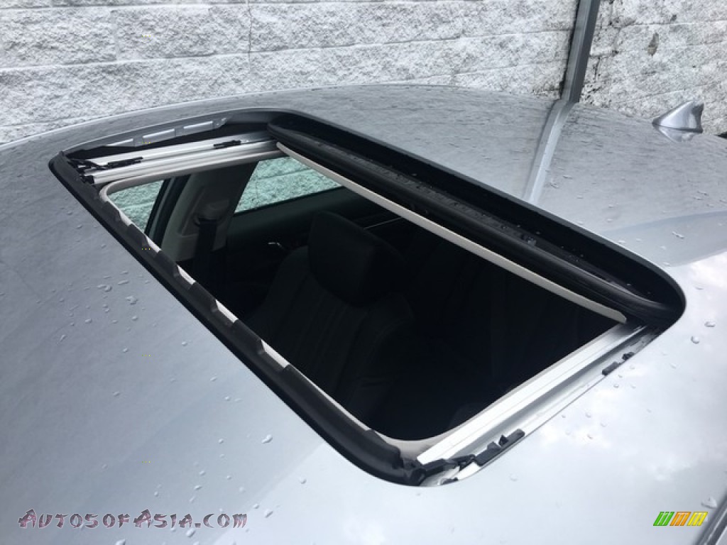2018 Accord Touring Hybrid Sedan - Lunar Silver Metallic / Black photo #9