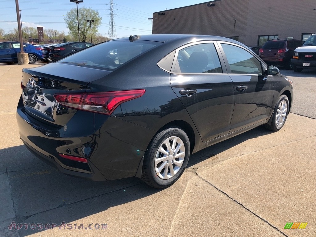 2018 Accent SEL - Absolute Black / Beige photo #2