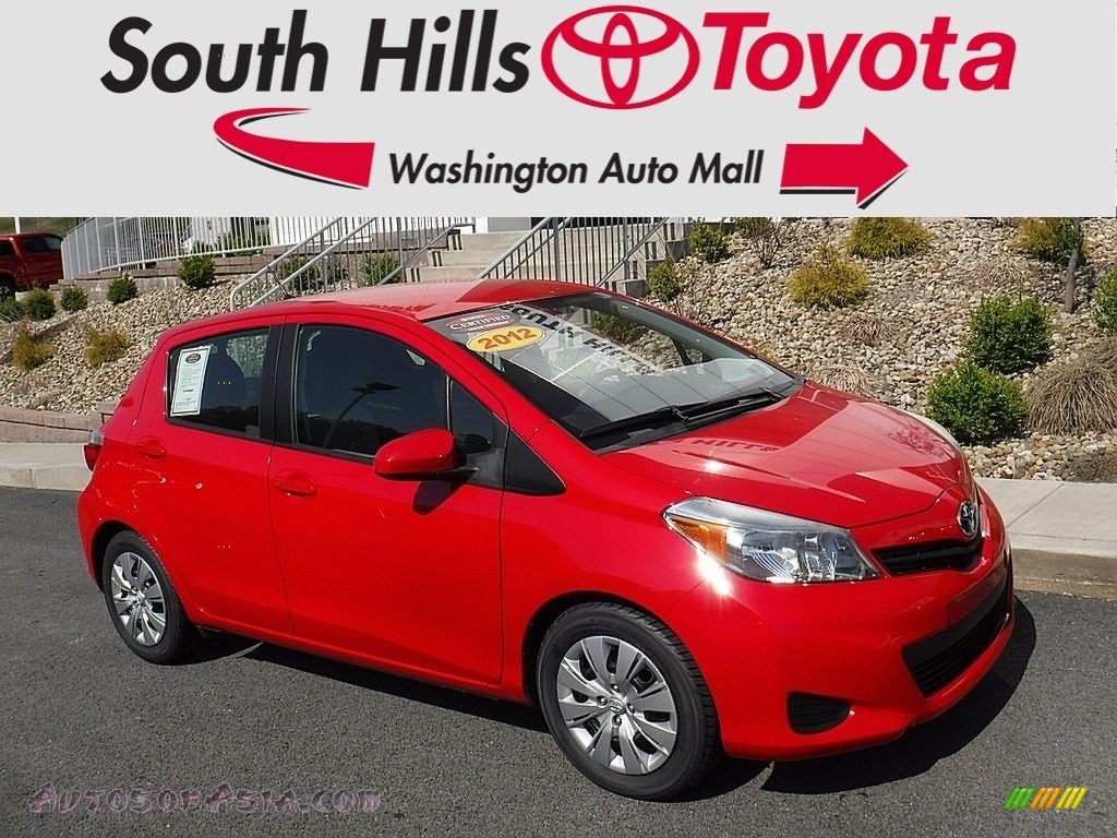Absolutely Red / Ash Gray Toyota Yaris LE 5 Door
