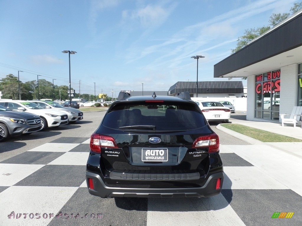 2018 Outback 3.6R Limited - Crystal Black Silica / Ivory photo #4