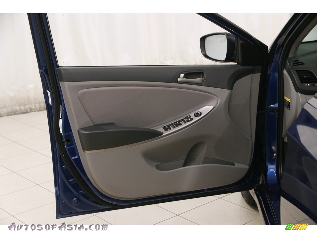 2016 Accent SE Sedan - Pacific Blue / Gray photo #4