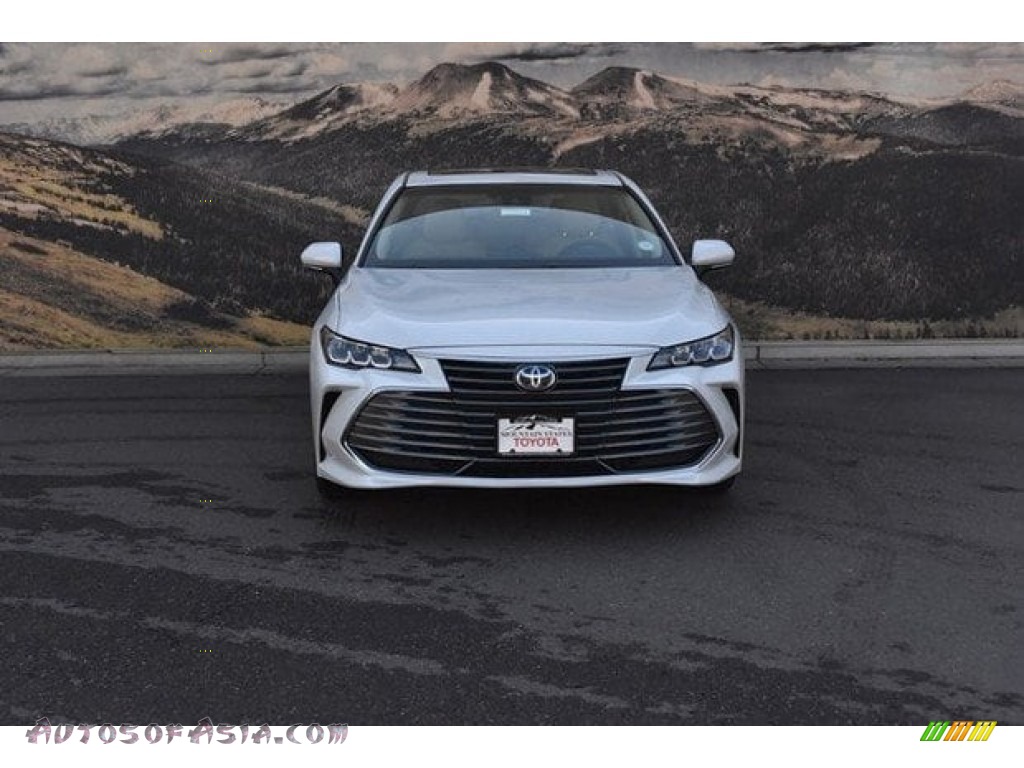 2019 Avalon Hybrid Limited - Wind Chill Pearl / Beige photo #2
