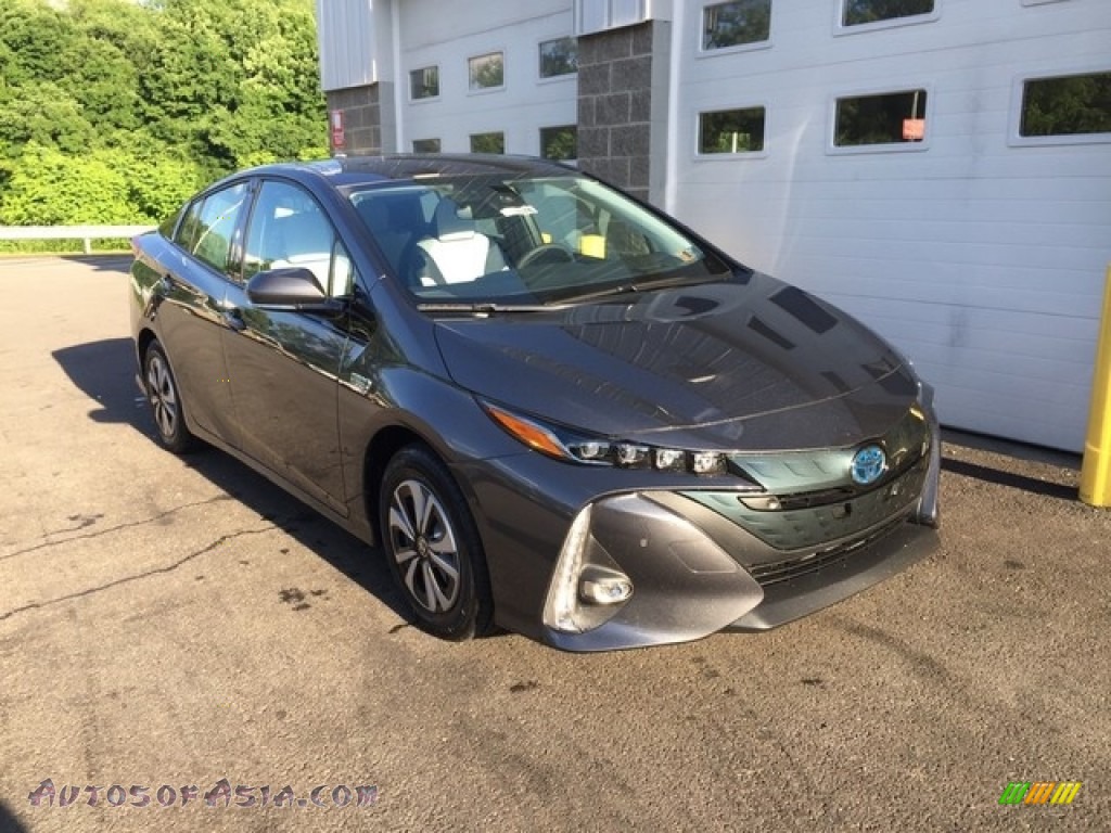 Magnetic Gray Metallic / Moonstone Toyota Prius Prime Advanced