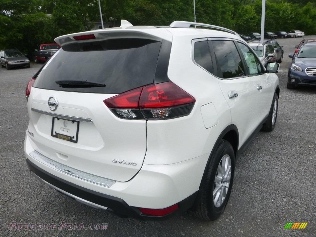 2018 Rogue SV AWD - Pearl White / Charcoal photo #4