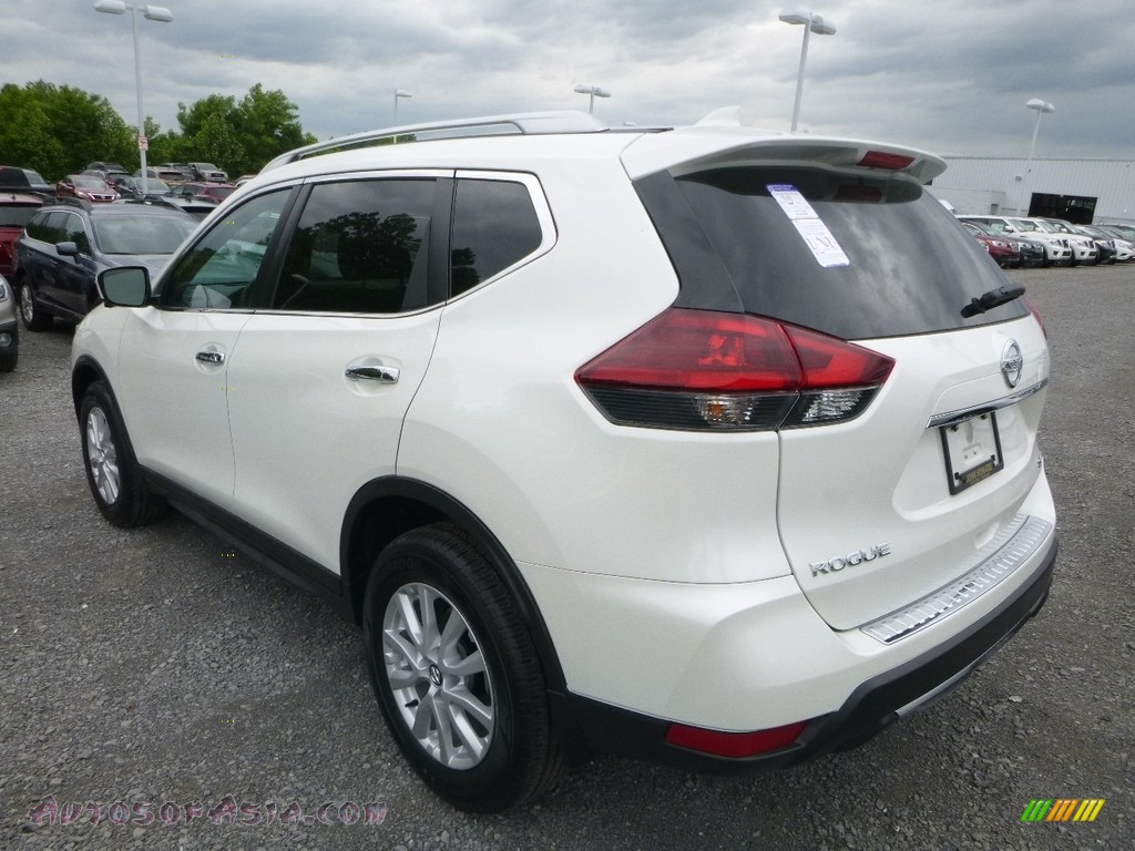 2018 Rogue SV AWD - Pearl White / Charcoal photo #6