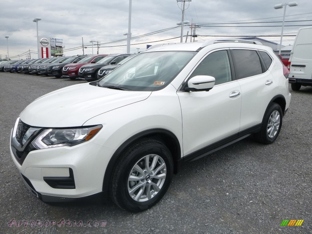 2018 Rogue SV AWD - Pearl White / Charcoal photo #8