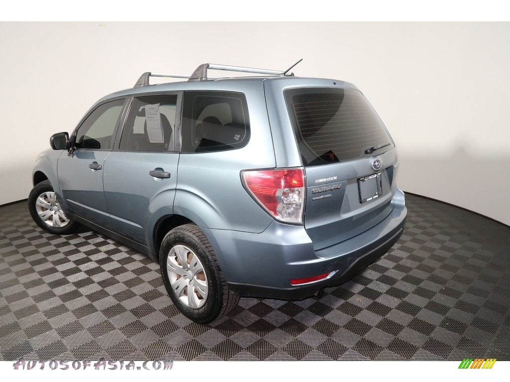 2010 Forester 2.5 X - Newport Blue Pearl / Platinum photo #7