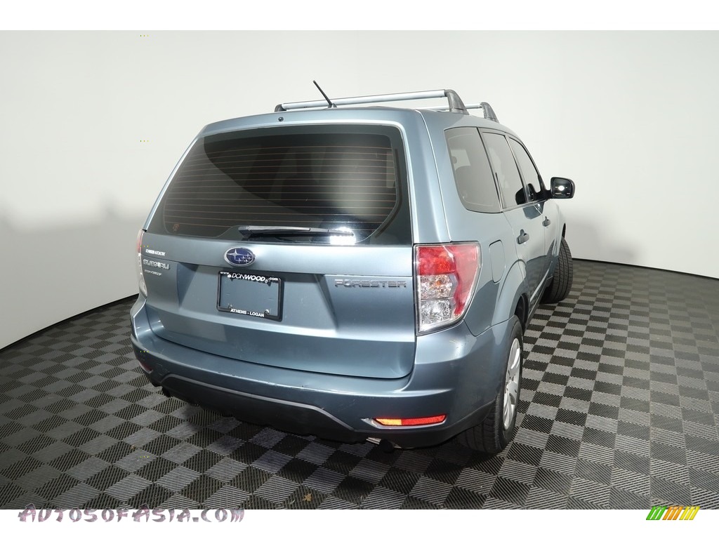 2010 Forester 2.5 X - Newport Blue Pearl / Platinum photo #10