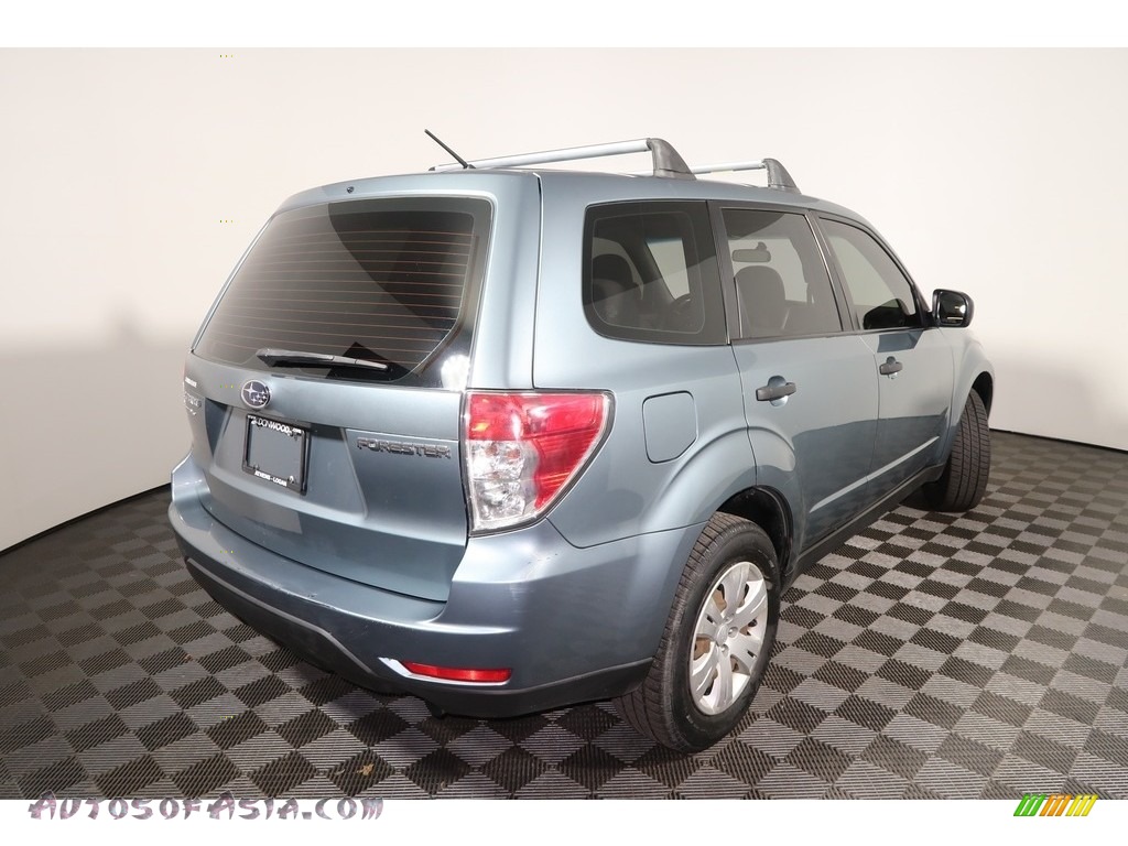 2010 Forester 2.5 X - Newport Blue Pearl / Platinum photo #11