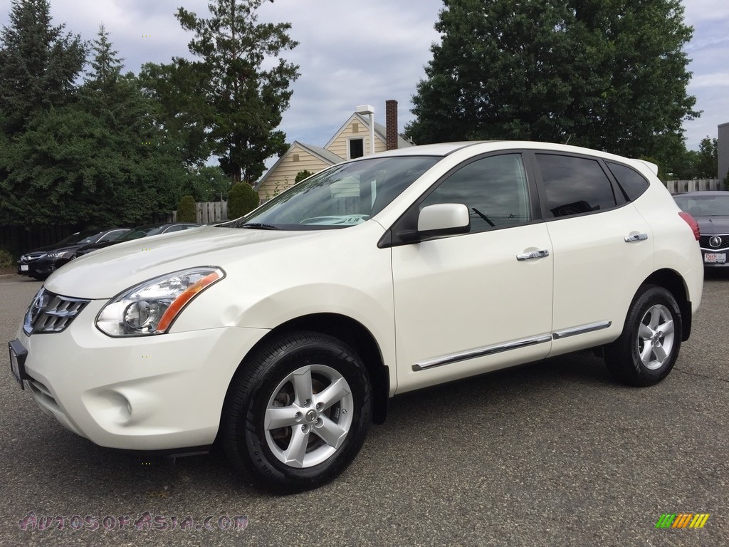 2013 Rogue S Special Edition AWD - Pearl White / Black photo #7