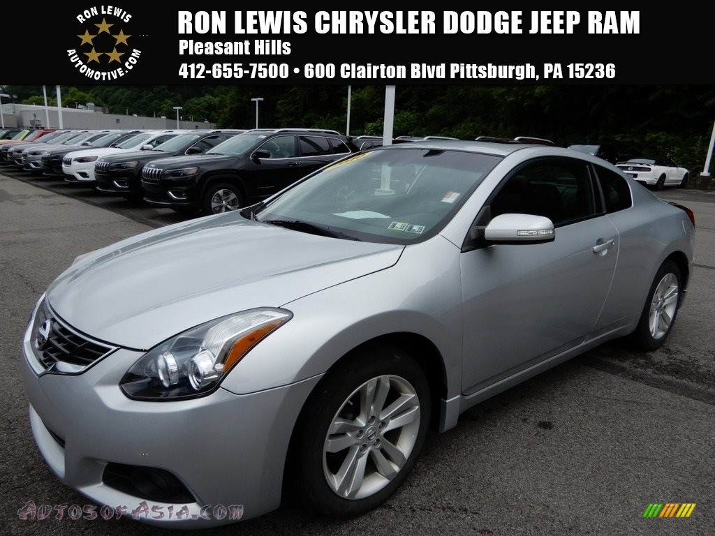 Radiant Silver / Charcoal Nissan Altima 2.5 S Coupe