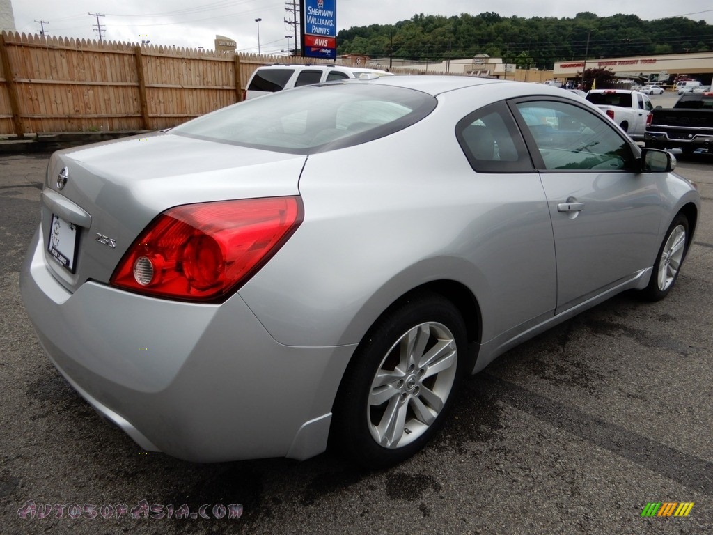 2010 Altima 2.5 S Coupe - Radiant Silver / Charcoal photo #5