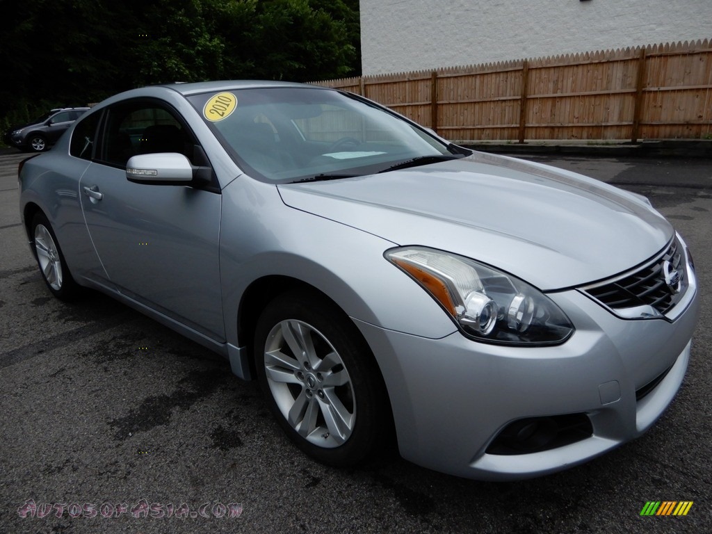 2010 Altima 2.5 S Coupe - Radiant Silver / Charcoal photo #7