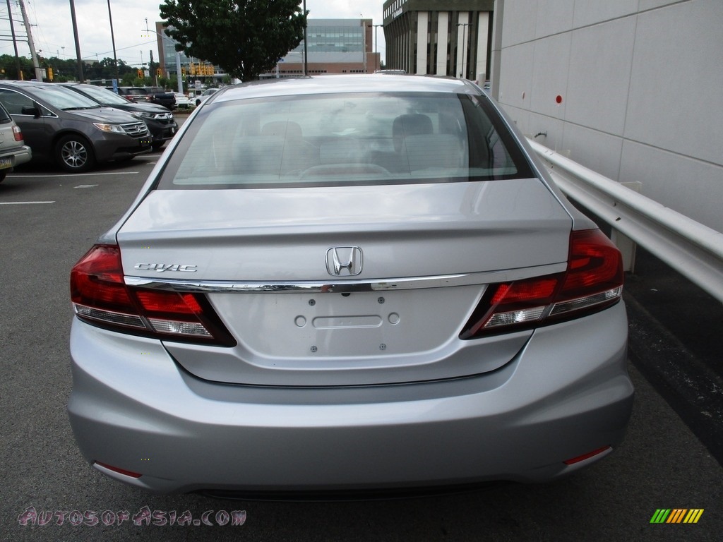 2015 Civic LX Sedan - Alabaster Silver Metallic / Gray photo #4