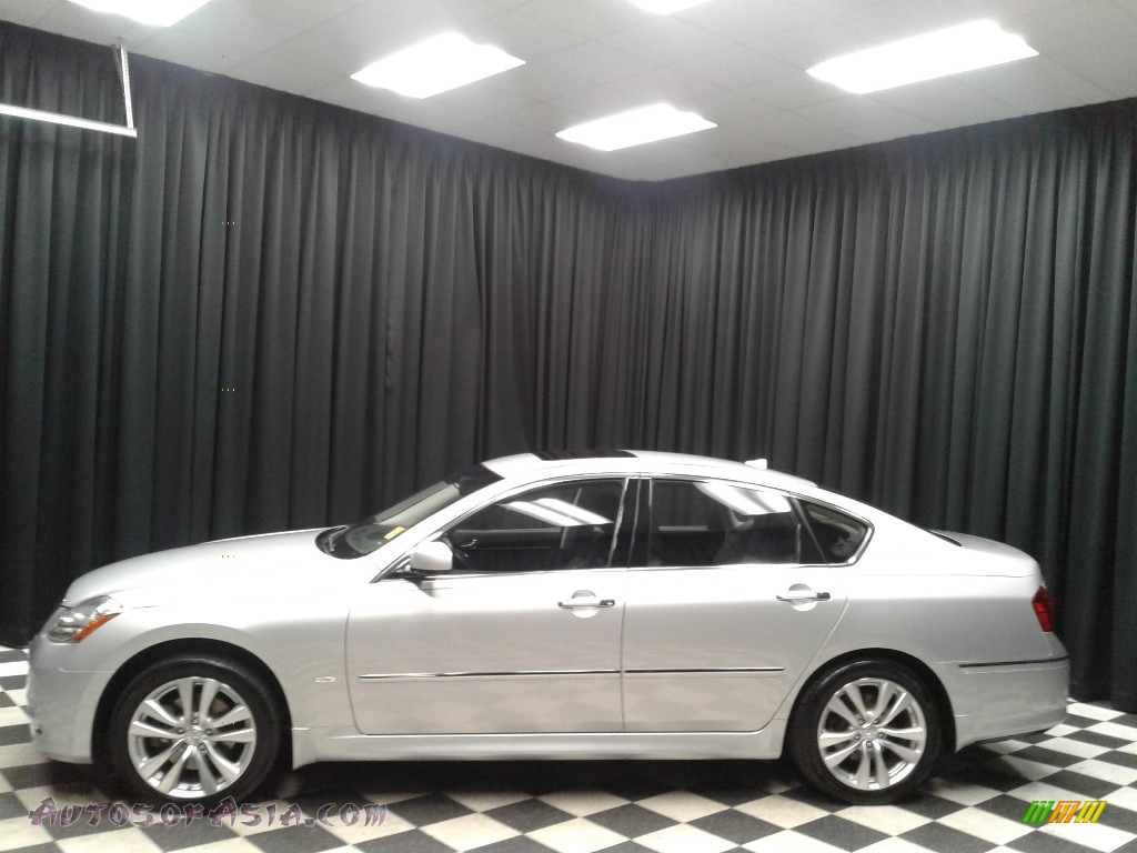 2010 M 35x AWD Sedan - Liquid Platinum / Graphite photo #1