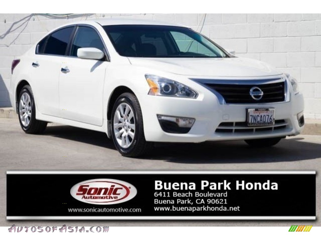 Pearl White / Charcoal Nissan Altima 2.5 S