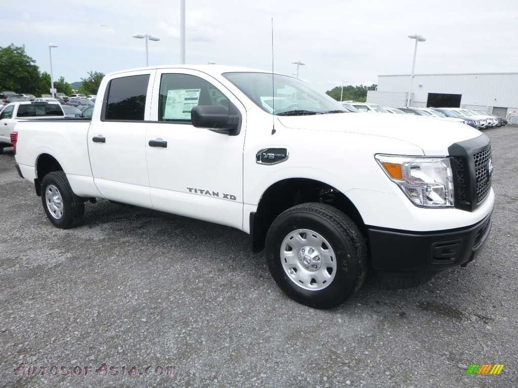 Glacier White / Black Nissan TITAN XD S Crew Cab 4x4