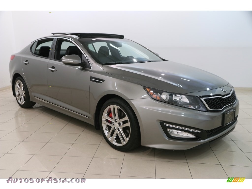 Titanium Silver Metallic / Black Kia Optima SX