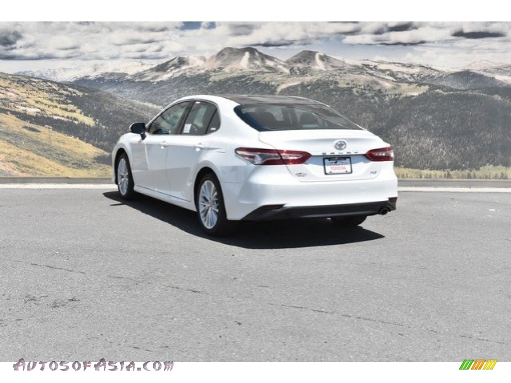 2018 Camry XLE - Wind Chill Pearl / Black photo #3