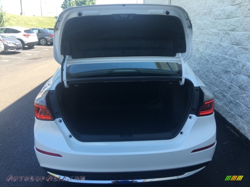 2019 Insight Touring - White Orchid Pearl / Black photo #28