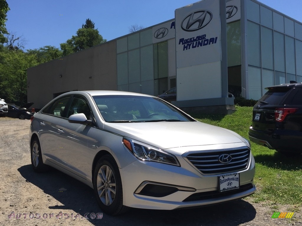 2016 Sonata SE - Symphony Silver / Gray photo #1