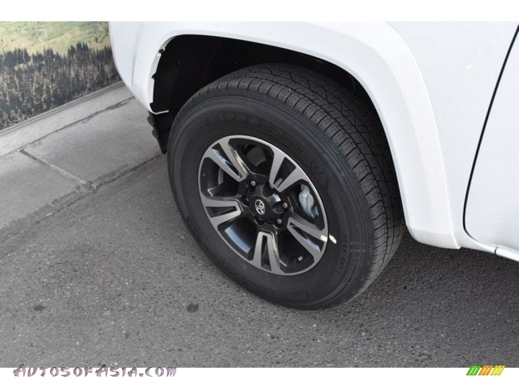 2018 Tacoma TRD Sport Double Cab 4x4 - Super White / Cement Gray photo #32