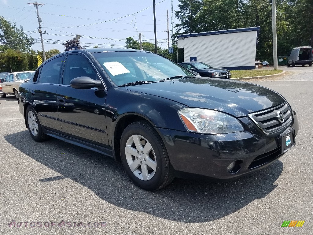 Super Black / Charcoal Nissan Altima 2.5 SL